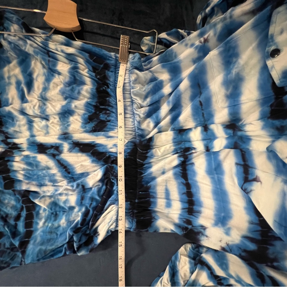 Young, Fabulous & Broke Blue Tie-dye Romper Small - Picture 6 of 6